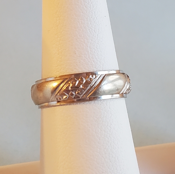 14K White Gold Cigar Band Ring